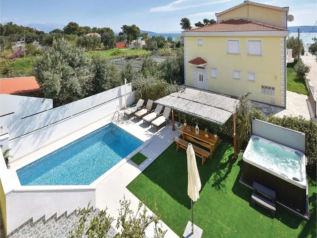 Holiday Home Kastel Stafilic Njiva Sv.Petra Trogir 0*,  Croatia
